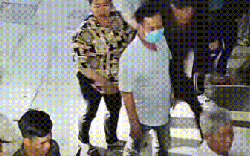 Lại xảy ra cướp tài sản tại cổng của Tân Huê Viên