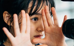 Một hành vi đang xảy ra trong rất nhiều gia đình: Cha mẹ hồn nhiên nghĩ là vui nhưng con cái khó chịu vô cùng!