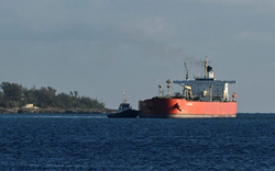 Lênh đênh trên biển 35 ngày, hơn 900.000 thùng dầu Mỹ vừa vượt nửa vòng trái đất, hướng thẳng đến một quốc gia châu Á