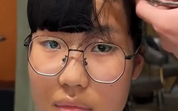 Bức ảnh khiến ai xem cũng ngán ngẩm: Năm 2026 rồi mà vẫn dạy con như thời... "trung cổ" thế này!