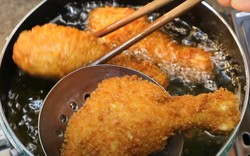 Cậu bé 14 tuổi rơi vào nguy kịch sau khi ăn liền lúc 6 chiếc đùi gà và vài miếng thịt lợn kho