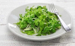 Sự thật của việc ăn rau mùi "giết chết" tinh trùng không: 3 hành vi nam giới cần tránh càng xa càng tốt để bảo vệ tinh trùng