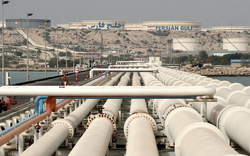 Hàng chục triệu thùng dầu ‘ế ẩm’ vì Mỹ, nước đang sở hữu hơn 200 tỷ thùng dầu gấp rút tìm cách cứu nguy