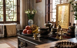 Lộc sau khi thắp hương xong: 2 thứ đừng đem cho người ngoài kẻo rước họa, mất phúc