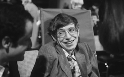 Stephen Hawking đã đúng về trí thông minh