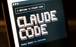 Công ty startup "sa thải" AI, thuê hẳn 2 lập trình viên để trả lương cho rẻ