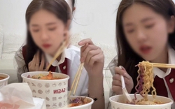 TikToker chê bánh mì “chỉ dành cho lúc khổ”, tiếp tục gây tranh cãi khi chê luôn mì cay Sasin của Quốc Trường