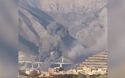 Khoảnh khắc cây cầu lớn nhất ở Iran sụp đổ