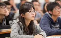 Nỗi kinh hoàng đang bao trùm các cử nhân phiên dịch tại Trung Quốc: Mất việc vì AI phát triển thần tốc, giờ biết tiếng thôi là chưa đủ!