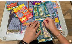 Trúng số độc đắc 30 tỷ đồng, người đàn ông rơi vào bi kịch đau lòng