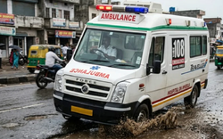 Người phụ nữ 50 tuổi "chết não" bất ngờ tỉnh lại sau cú xóc xe cứu thương