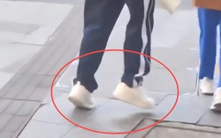 Bức ảnh đôi giày khiến nhiều cha mẹ thở dài ngao ngán: Có con cái như này, về già sẽ khổ!