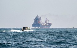 Iran báo tin không lành tới thế giới về eo biển Hormuz, tuyên bố "không có ngoại lệ"