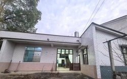 Về quê dịp Thanh Minh, nhìn căn nhà cũ của bố mẹ, tôi nhận ra: Có những thứ không cần mua mới vẫn đủ đầy