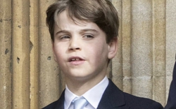 Hoàng tử Louis lộ diện trong lễ Phục sinh: Cậu út nhà Kate khiến fan rần rần vì ngoại hình trông hệt như "bản sao" của người đàn ông này!