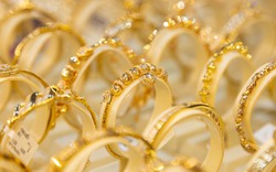 Giá vàng hôm nay 9/4: Quay đầu lao dốc