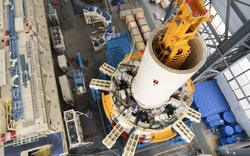 Trung Quốc tung cỗ máy ‘siêu quái vật’ độc nhất thế giới: Nặng 500 tấn, đào sâu thẳng đứng 1 km, múc lên loạt kho báu nghìn tỷ cả hành tinh khao khát