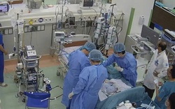 Phút sinh tử: Bác sĩ níu lại sự sống cho bé trai 10 tuổi