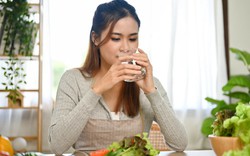 Rõ ràng không ăn nhiều nhưng vẫn béo: BS Nhật chỉ điểm 7 thói quen gây tăng cân