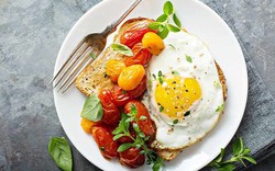 Không cần detox hay nhịn tinh bột: 6 thói quen ăn uống giúp cơ thể tự gầy đi