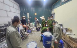 Khám xét khẩn cấp nơi làm việc của Nguyễn Thanh Bình, thu giữ 180 bao hoá chất ghi chữ "Toxic 6"