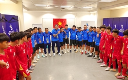 Dừng bước ở tứ kết châu Á, HLV Roland nhắc U17 Việt Nam: Hãy ngẩng cao đầu, chúng ta giành vé dự World Cup rồi!