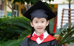 Bài đăng về bức ảnh tốt nghiệp khiến hội cha mẹ Hà Nội bức xúc nhất lúc này: "Khôn lỏi" kiểu này có nên không?