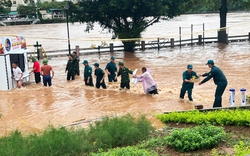 Mưa xối xả nhiều giờ, Quảng Ninh và Lai Châu đối mặt nguy cơ lũ quét
