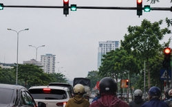 Đèn xanh bất ngờ chuyển đỏ khi đang đi có bị phạt nguội: Cục CSGT chỉ rõ, hàng triệu người dân cần chú ý ngay!