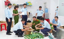 "Đột kích" xưởng sản xuất hàng chục ngàn chai dầu gió giả ở Tây Ninh