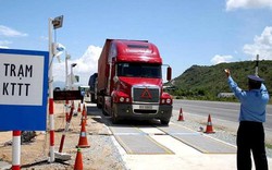 Phát hiện xe tải lạ, công an Việt Nam lập tức theo dõi giám sát, kiểm tra