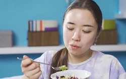 "Ăn ít như mèo", người phụ nữ 55 tuổi vẫn thừa 35% mỡ: Chuyển sang ăn "hai thứ này" đã loại bỏ bụng dưới và giảm mỡ nhanh chóng