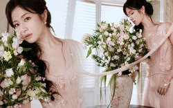 Nhìn Lý Lan Địch bên bình hoa chuông, mới hiểu vì sao mùa hè này nhất định phải có một bình hoa trong nhà