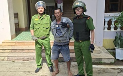 Phụ huynh mang dao xông vào trường học của con, gây náo loạn