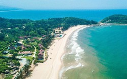 Bãi biển miền Trung hoang sơ được Chủ tịch tỉnh chia sẻ trên Facebook