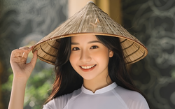 Trong tiếng Việt có một từ vừa là lời khen vừa là lời chê