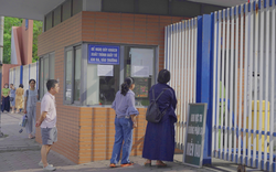 Đến trường thi mới biết tấm lòng mẹ cha: Trống đã điểm nhưng về sao được, lòng dạ đặt hết ở đây rồi!