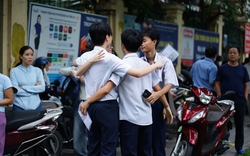 Hơn 151.000 học sinh TP.HCM bước vào môn thi đầu tiên kỳ tuyển sinh lớp 10 có quy mô lớn nhất cả nước