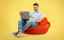 Dùng AI quá 10 phút/ngày? Bạn đang tự "hủy hoại" bộ não mình mà không biết!