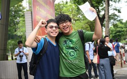 1,2 triệu sĩ tử chính thức cán đích kỳ thi tốt nghiệp THPT 2026: Người tươi hơn hoa, người dở khóc dở cười vì môn tự chọn