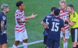 Sự cố tại World Cup: Trọng tài rút thẻ phạt nhầm người, VAR "giải oan" bằng quyết định chưa từng có trong lịch sử