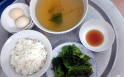 Vợ chồng lương 23 triệu nhưng mỗi tháng chỉ tiêu 5 triệu, mẹ chồng lên thăm nhìn mâm cơm liền nổi giận: "Tiết kiệm kiểu này rồi có ngày trả giá"