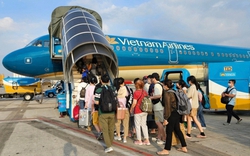 Tin vui cho người đi máy bay: Từ ngày 1/7, nhiều dịch vụ hàng không giảm giá mạnh