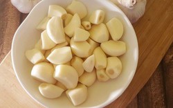 Ăn tỏi mỗi sáng khi bụng đói, người đàn ông 58 tuổi nhận cái kết "không thể ngờ"