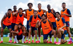 Ronaldo nói đúng 3 từ giữa tâm bão chỉ trích, "cứu nguy" cho Joao Neves