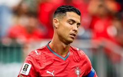 Ronaldo sút kiểu gì nếu không có bóng?