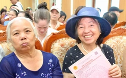 200 hộ dân di dời làm cầu Trần Hưng Đạo và cầu Tứ Liên nhận 'sổ đỏ' nơi ở mới