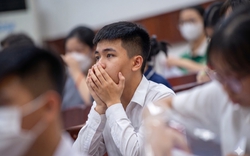 Con trượt NV1 lớp 10, phụ huynh Hà Nội "bêu tên" con trên MXH, nhìn bảng điểm toàn 7 - 8,5, cư dân mạng càng thêm bức xúc