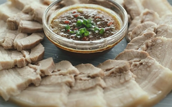 Luộc thịt lợn muốn trắng đẹp, không hôi, hãy nhớ mẹo đơn giản này