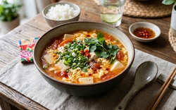 Bôi kem chống nắng mà bỏ qua bát canh 10k này thì quá phí: Ăn đều trong 1 tháng, da bật tông hồng hào, chống tia UV cực đỉnh